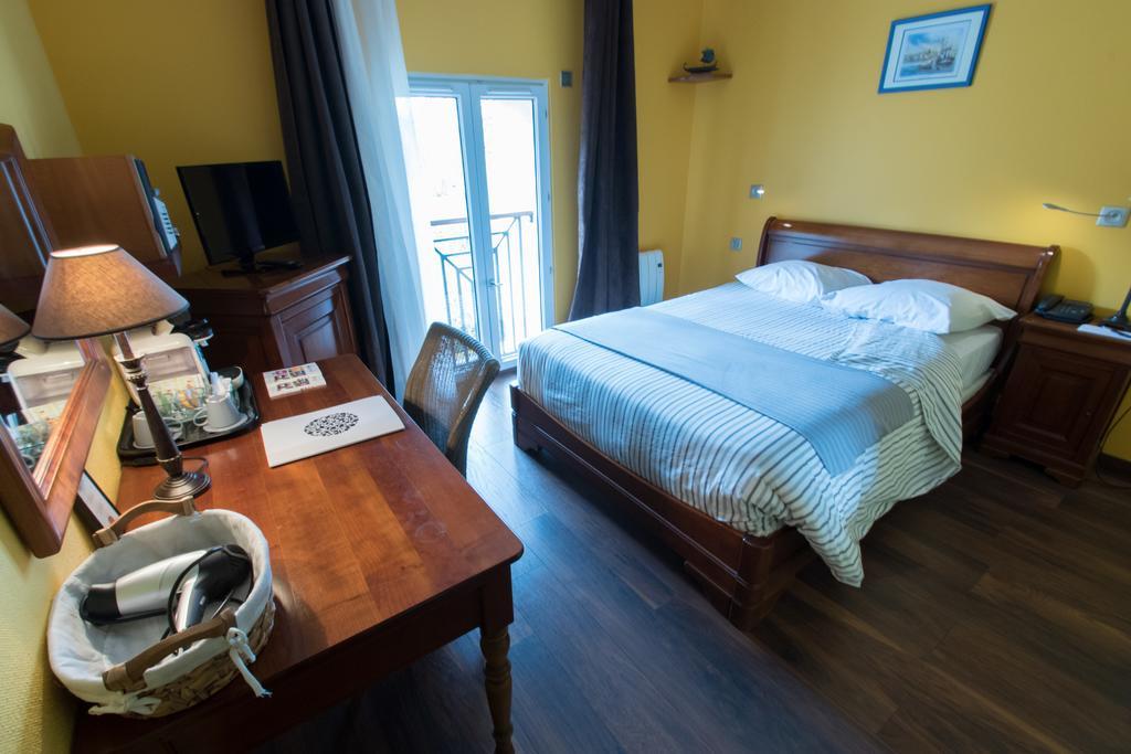 Auberge Du Manet Montigny-le-Bretonneux Eksteriør bilde